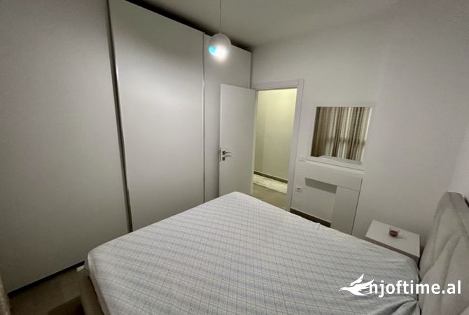 Shtepi me qera Apartament ne Tirane, 2+1, Mobilimi E mobiluar, Pagesa 800  Euro.