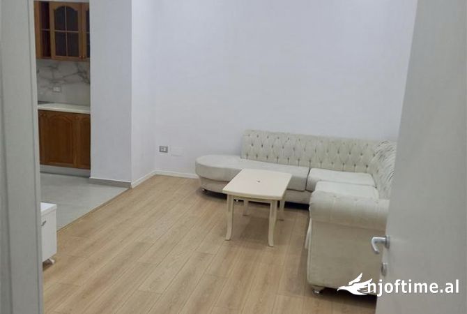 Shtepi me qera 2+1 ne Tirane - 37,000 Leke
