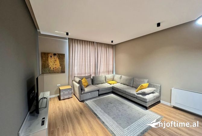 Shtepi me qera 2+1 ne Tirane - 900 Euro