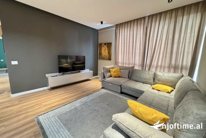 Shtepi me qera 2+1 ne Tirane - 900 Euro
