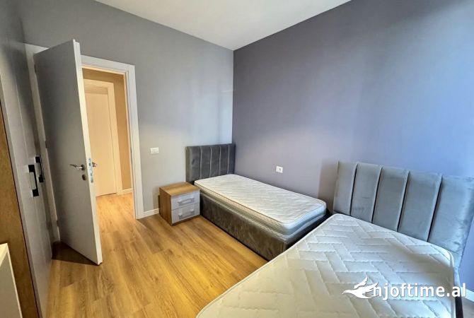 Shtepi me qera Apartament ne Tirane, 2+1, Mobilimi E mobiluar, Pagesa 900  Euro.