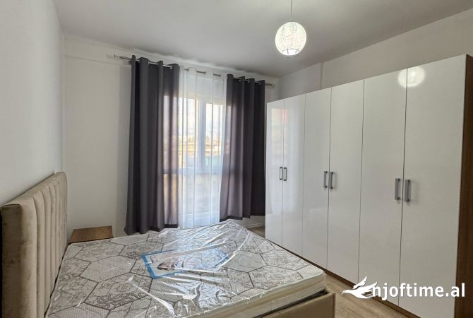 Shtepi me qera Apartament ne Tirane, 2+1, Mobilimi E mobiluar, Pagesa 500  Euro.