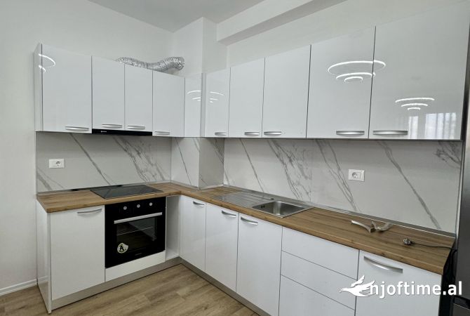 Shtepi me qera Apartament ne Tirane, 2+1, Mobilimi E mobiluar, Pagesa 500  Euro.