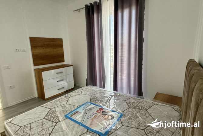 Shtepi me qera Apartament ne Tirane, 1+1, Mobilimi E mobiluar, Pagesa 35,000  Leke.
