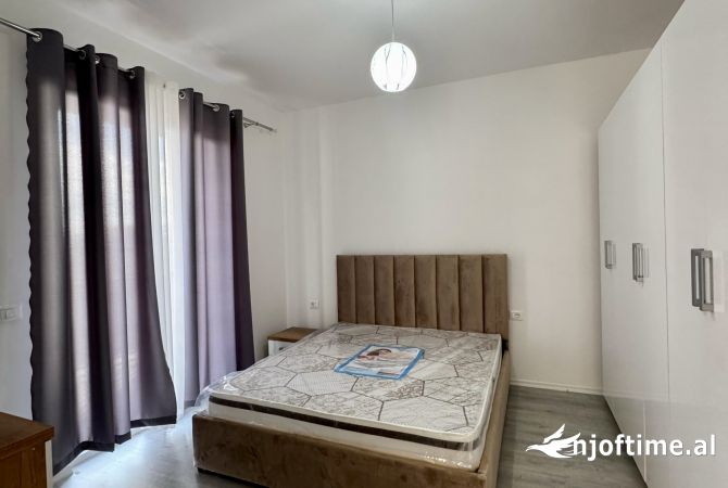 Shtepi me qera Apartament ne Tirane, 1+1, Mobilimi E mobiluar, Pagesa 35,000  Leke.