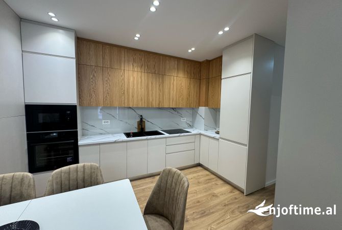 Shtepi me qera Apartament ne Tirane, 2+1, Mobilimi E mobiluar, Pagesa 800  Euro.