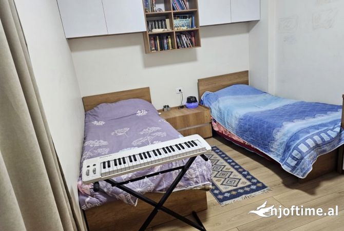 Shtepi ne shitje Apartament ne Tirane, 2+1, Mobilimi E mobiluar, Pagesa 240,000  Euro.