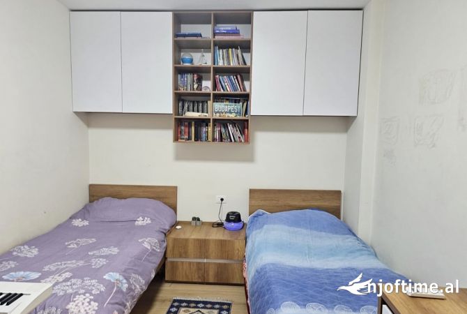 Shtepi ne shitje Apartament ne Tirane, 2+1, Mobilimi E mobiluar, Pagesa 240,000  Euro.