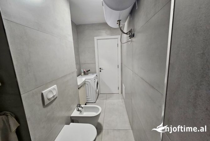 Shtepi ne shitje Apartament ne Tirane, 2+1, Mobilimi E mobiluar, Pagesa 240,000  Euro.