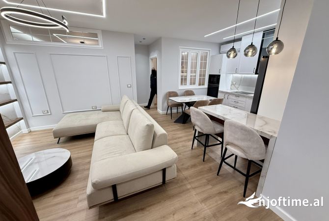 Shtepi me qera 2+1 ne Tirane - 1,000 Euro