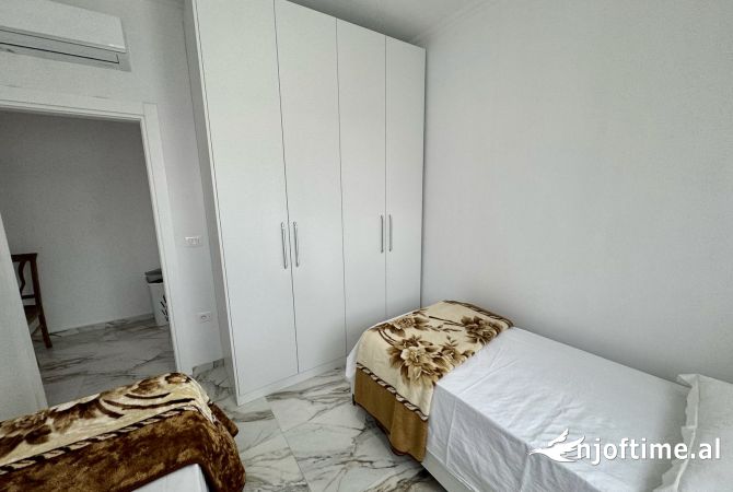 Shtepi me qera Apartament ne Tirane, 2+1, Mobilimi E mobiluar, Pagesa 800  Euro.