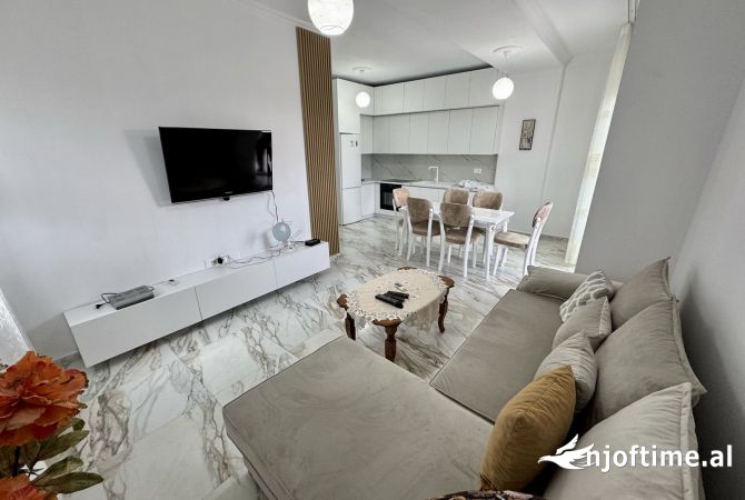 Shtepi me qera 2+1 ne Tirane - 800 Euro