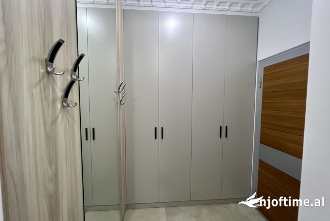 Shtepi me qera Apartament ne Tirane, 2+1, Mobilimi E mobiluar, Pagesa 1,600  Euro.
