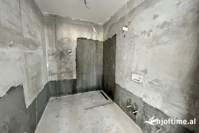 Apartment for sale in Tirana 3+1, Emty