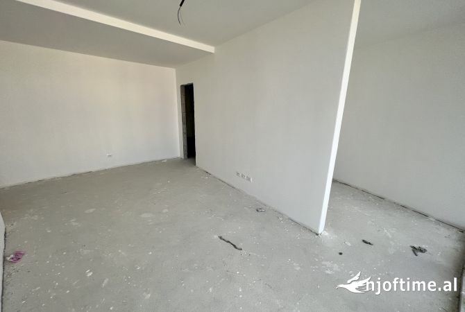 Apartment for sale in Tirana 3+1, Emty