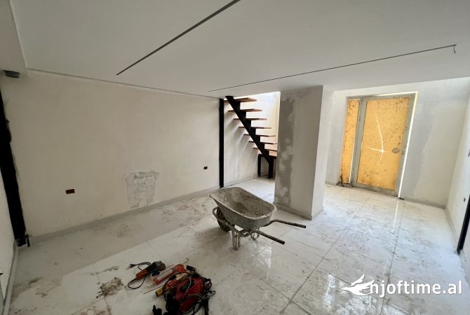 Shtepi ne shitje 1+1 ne Tirane - 320,000 Euro