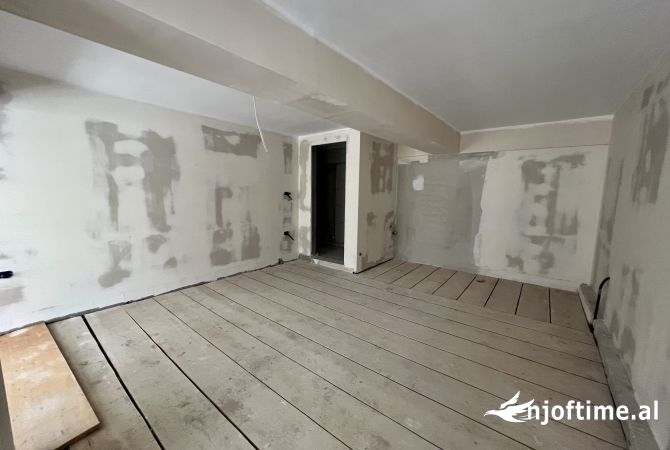 Shtepi ne shitje 1+1 ne Tirane - 320,000 Euro