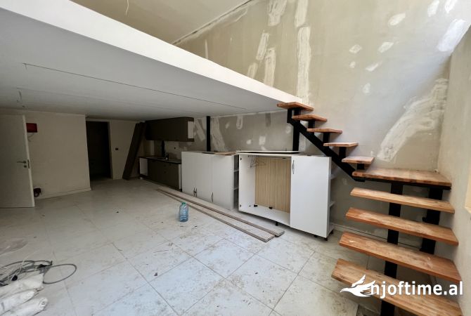 Shtepi ne shitje Apartament ne Tirane, 1+1, Mobilimi Bosh, pa mobiluar, Pagesa 320,000  Euro.