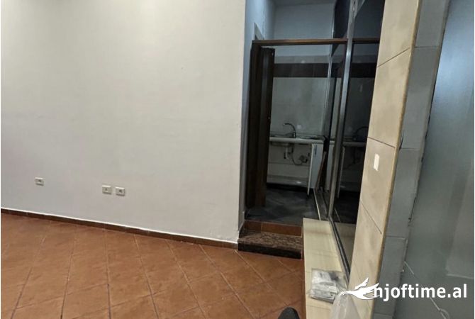 📣 QERA Ambient Zyre 📍 Prane Stacionit Te Trenit ✨ 