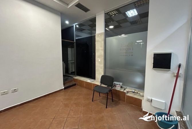 📣 QERA Ambient Zyre 📍 Prane Stacionit Te Trenit ✨ 