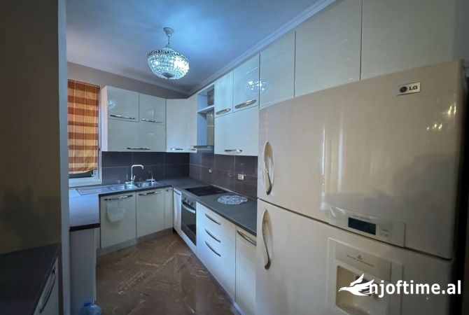 Shtepi me qera 2+1 ne Tirane - 1,000 Euro