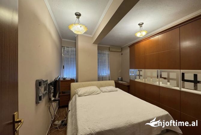 Shtepi me qera Apartament ne Tirane, 2+1, Mobilimi E mobiluar, Pagesa 1,000  Euro.