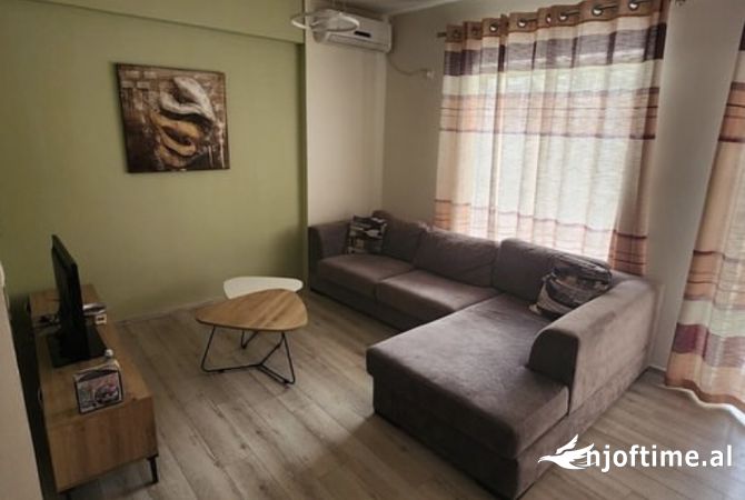 Shtepi me qera 2+1 ne Tirane - 700 Euro