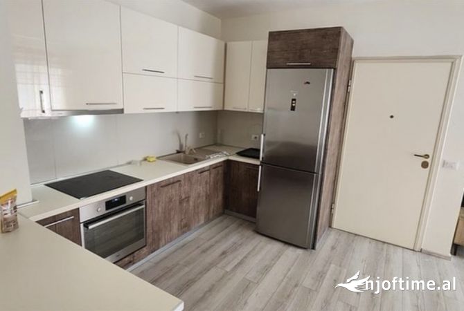 Shtepi me qera Apartament ne Tirane, 2+1, Mobilimi E mobiluar, Pagesa 700  Euro.