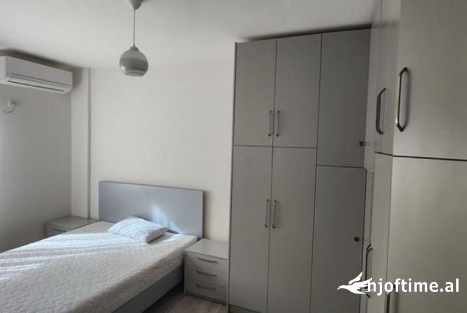 Shtepi me qera Apartament ne Tirane, 2+1, Mobilimi E mobiluar, Pagesa 700  Euro.