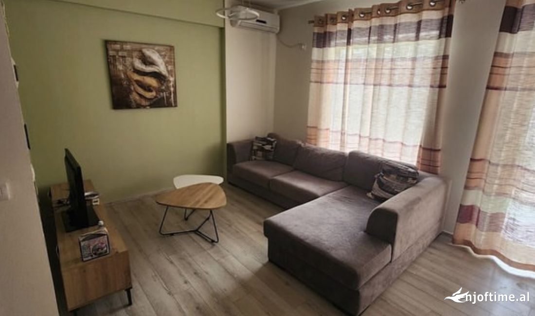 Shtepi me qera Apartament ne Tirane, 2+1, Mobilimi E mobiluar, Pagesa 700  Euro.