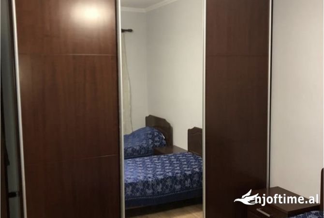 Shtepi me qera Apartament ne Tirane, 1+1, Mobilimi E mobiluar, Pagesa 65,000  Leke.