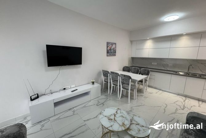Shtepi me qera 2+1 ne Tirane - 800 Euro