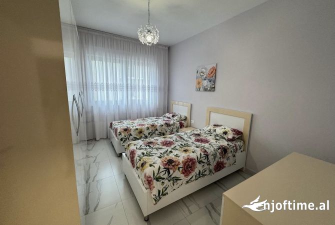 Shtepi me qera Apartament ne Tirane, 2+1, Mobilimi E mobiluar, Pagesa 800  Euro.