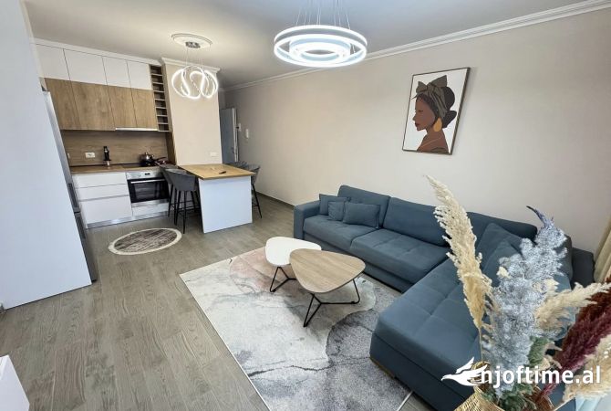 Shtepi me qera 2+1 ne Tirane - 750 Euro