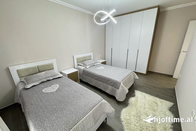 Shtepi me qera Apartament ne Tirane, 2+1, Mobilimi E mobiluar, Pagesa 750  Euro.