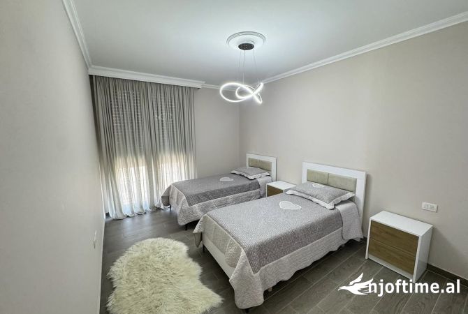 Shtepi me qera Apartament ne Tirane, 2+1, Mobilimi E mobiluar, Pagesa 750  Euro.