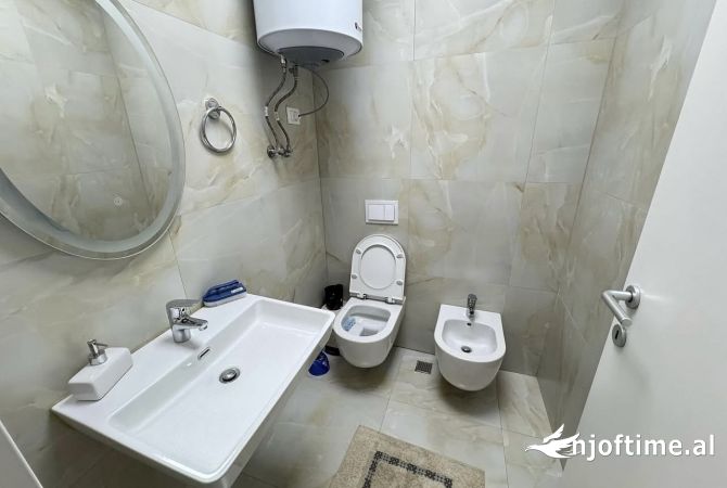 Shtepi me qera Apartament ne Tirane, 2+1, Mobilimi E mobiluar, Pagesa 750  Euro.