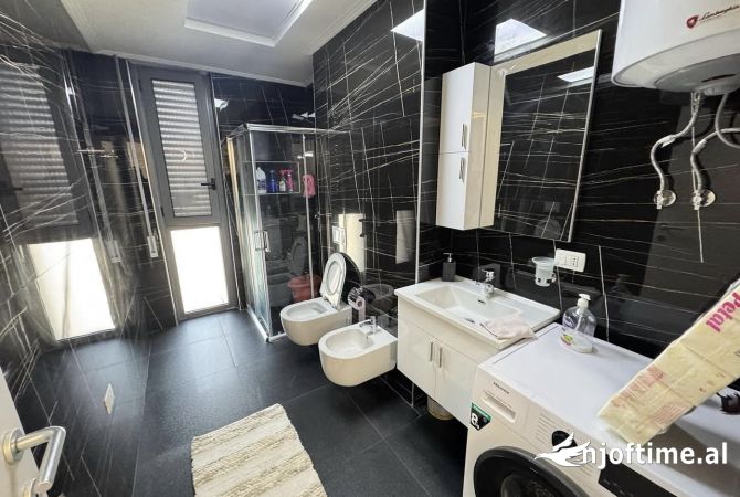 Shtepi me qera Apartament ne Tirane, 2+1, Mobilimi E mobiluar, Pagesa 750  Euro.