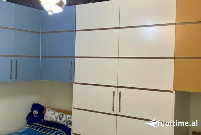 Shtepi ne shitje Apartament ne Tirane, 1+1, Mobilimi E mobiluar, Pagesa 93,500  Euro.