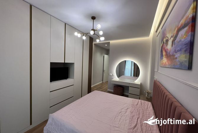 Shtepi me qera Apartament ne Tirane, 2+1, Mobilimi E mobiluar, Pagesa 1,300  Euro.