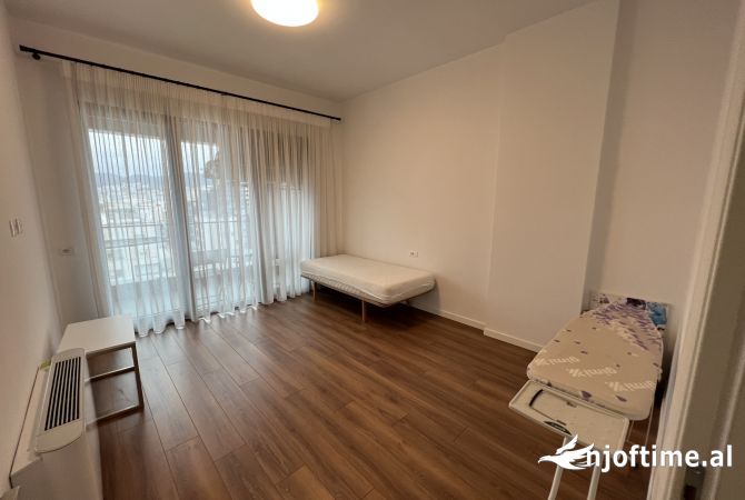 Shtepi me qera Apartament ne Tirane, 2+1, Mobilimi E mobiluar, Pagesa 1,300  Euro.