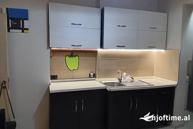 Shtepi me qera Apartament ne Tirane, 1+1, Mobilimi E mobiluar, Pagesa 600  Euro.