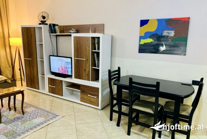 Shtepi me qera Apartament ne Tirane, 1+1, Mobilimi E mobiluar, Pagesa 600  Euro.