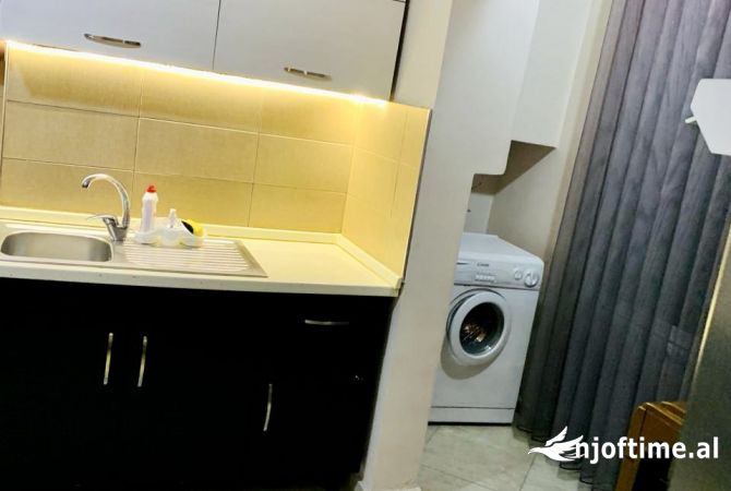 Shtepi me qera Apartament ne Tirane, 1+1, Mobilimi E mobiluar, Pagesa 600  Euro.