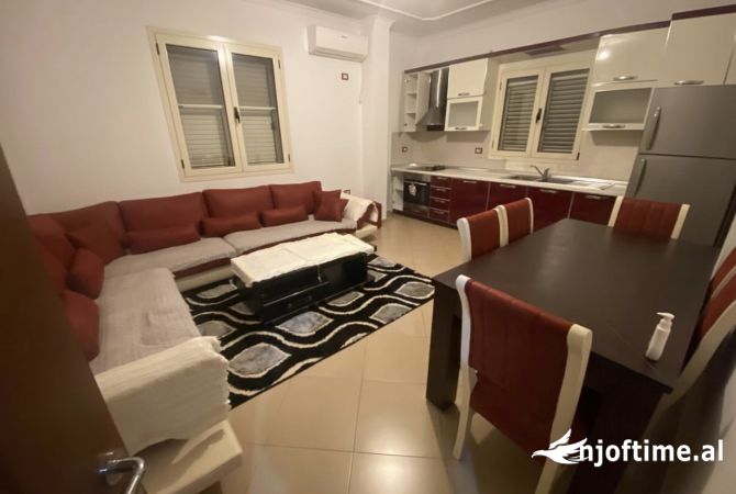 Shtepi me qera 2+1 ne Tirane - 35,000 Leke