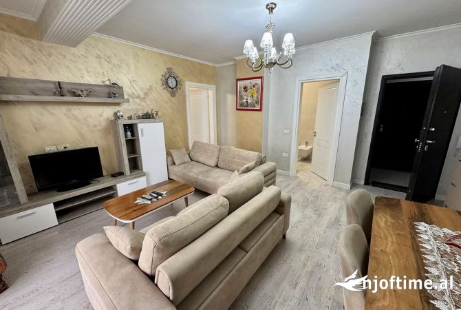 Shtepi me qera Apartament ne Tirane, 1+1, Mobilimi E mobiluar, Pagesa 500  Euro.