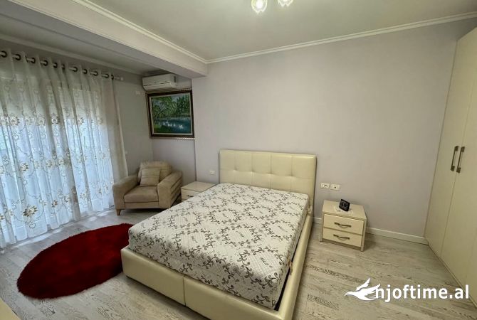 Shtepi me qera Apartament ne Tirane, 1+1, Mobilimi E mobiluar, Pagesa 500  Euro.