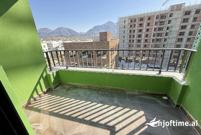 Shtepi ne shitje Apartament ne Tirane, 3+1, Mobilimi Bosh, pa mobiluar, Pagesa 170,000  Euro.