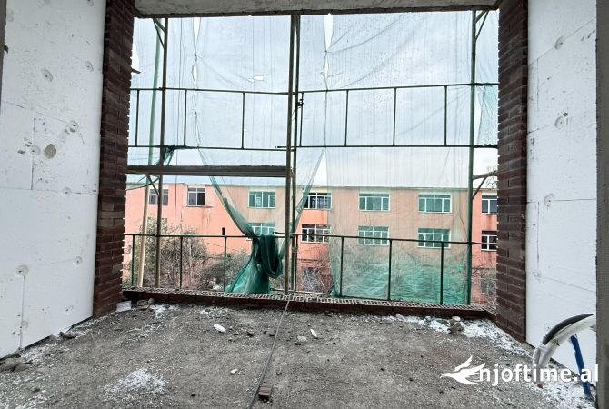 Shtepi ne shitje Apartament ne Tirane, 2+1, Mobilimi Bosh, pa mobiluar, Pagesa 155,000  Euro.