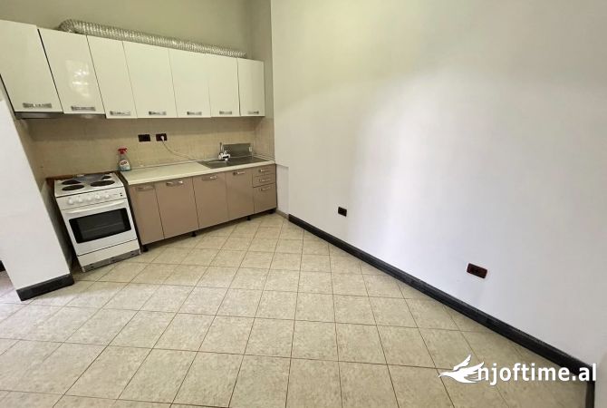 Shtepi me qera 3+1 ne Tirane - 45,000 Leke